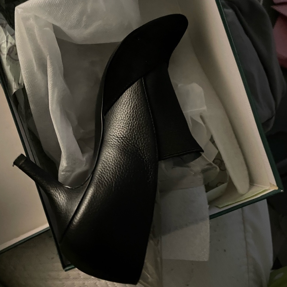 Logo by Lori Goldstein Black Pointed Toe Heels - Picture 5 of 10